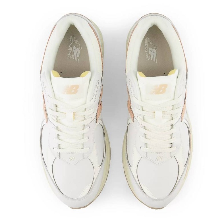 Boty New Balance U M2002RVF bílý 1