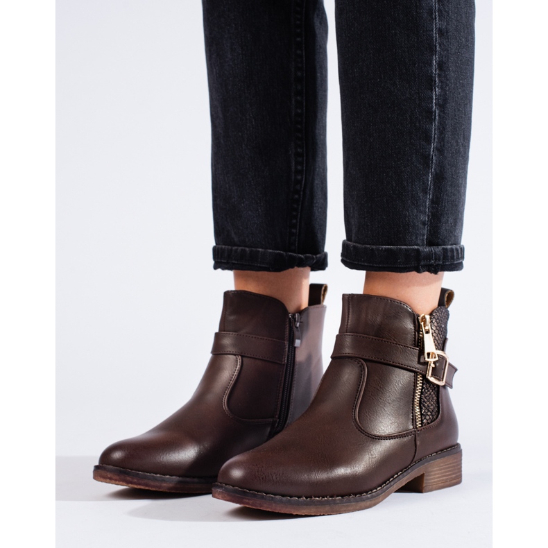 Hnědé ploché kotníkové boty Shelovet hnědý 1