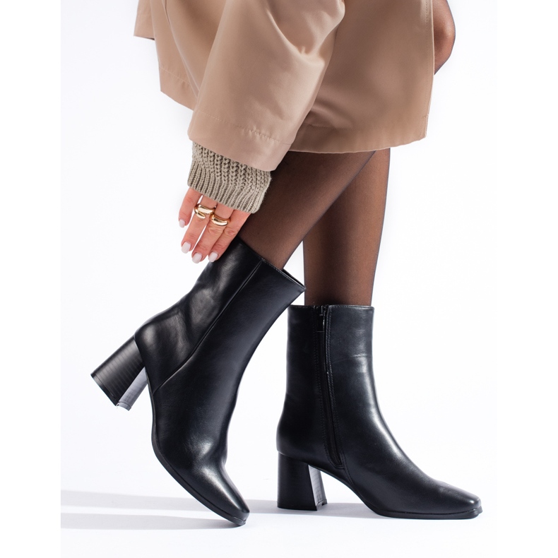 Černé dámské kotníkové boty Shelovet s hranatou špičkou černá 1