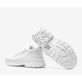 Bílé tenisky na silné podrážce Makenna bílý 1