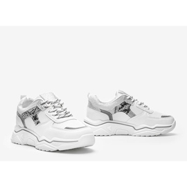 Bílé tenisky na silné podrážce se vzorem hadí kůže Anika bílý 1