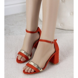 Oranžové sandály na postu Kino oranžový 1