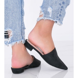 Černé sandály na podpatku ze Santiaga černá 1