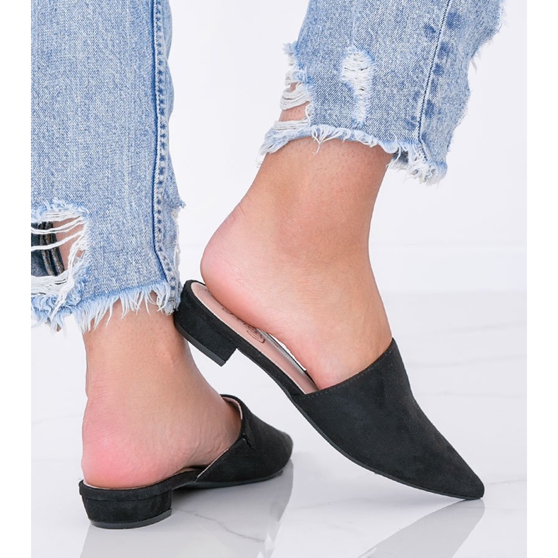 Černé sandály na podpatku ze Santiaga černá 1