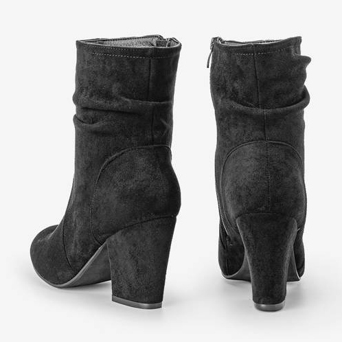 Černé kotníkové boty na sloupku Lines černá 1