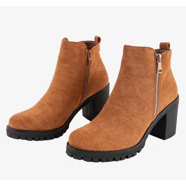 Velbloudí boty na malém postu hnědý 2