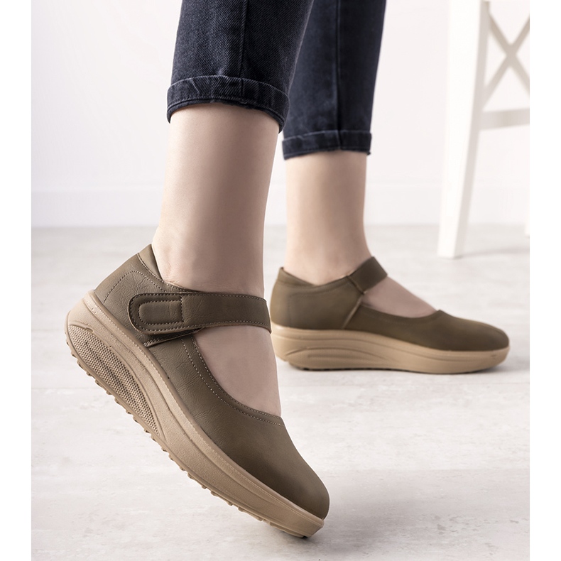 Hnědé boty na silné podrážce Lumen hnědý 2