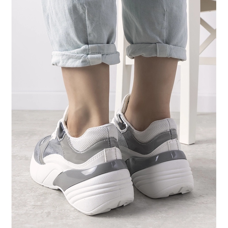 Stříbrné tenisky na vysoké podrážce bílý 1