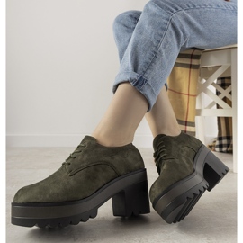 Zelené kotníkové boty nízkého střihu na sloupku Cecina zelená 1