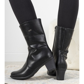 Černé klasické kozačky na sloupku Preciado černá 1 Černé klasické kozačky na sloupku Preciado černá 1