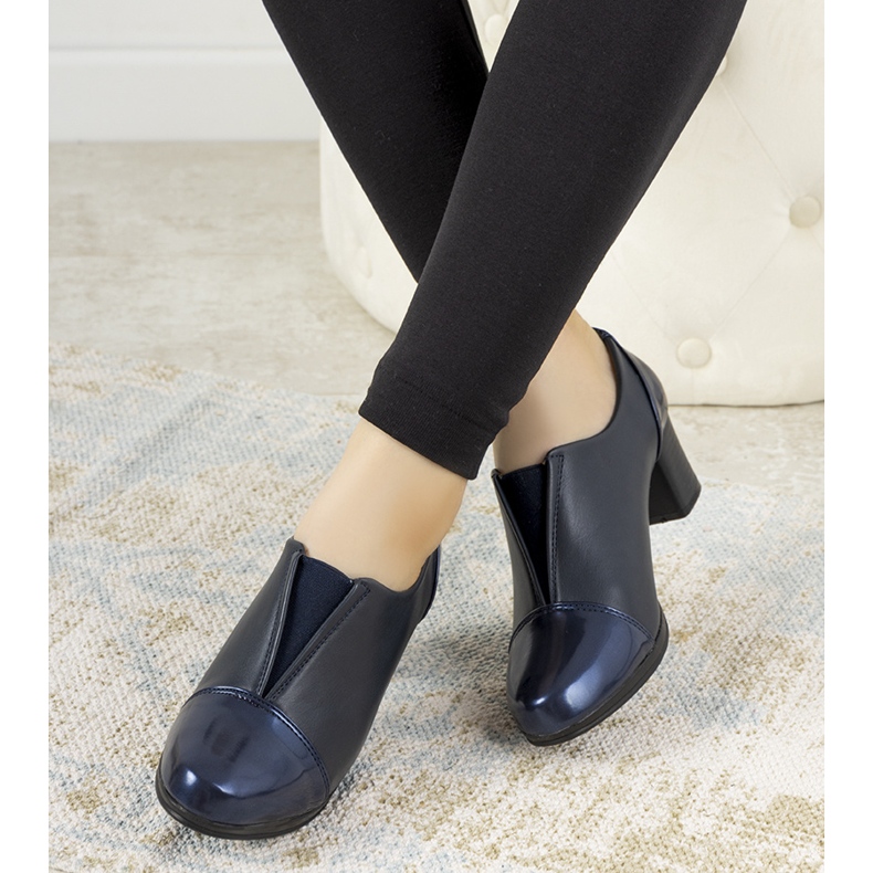 Tmavě modré boty na postu Villareal modrý 2