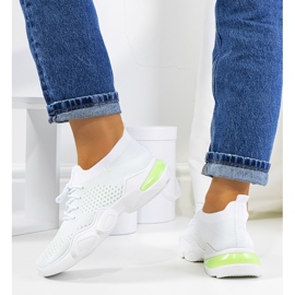 Bílé a zelené sportovní tenisky bílý 1