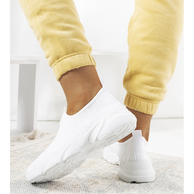 BM Aaronovy bílé tenisky bílý 1