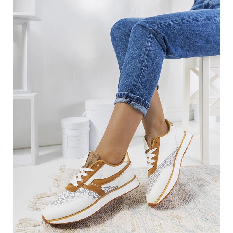 Bílé a hnědé dámské tenisky Chiara bílý 1