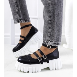 Černé boty na traktorové podrážce od Jonell černý 1