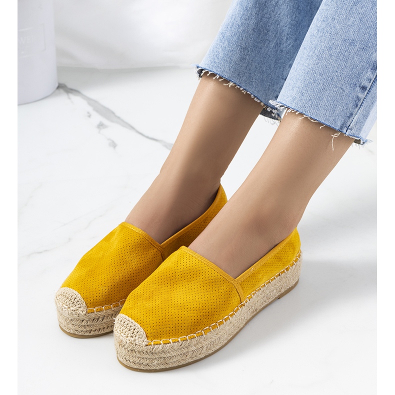 Žluté prolamované espadrilky Capelle žlutá 1