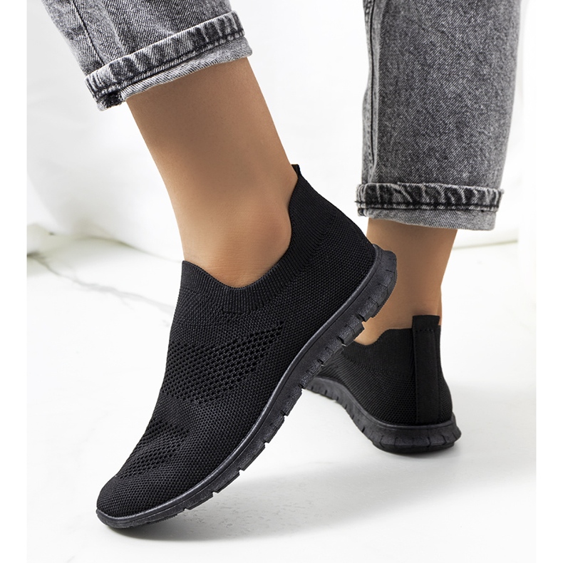 Černé sportovní tenisky Santen černá 1