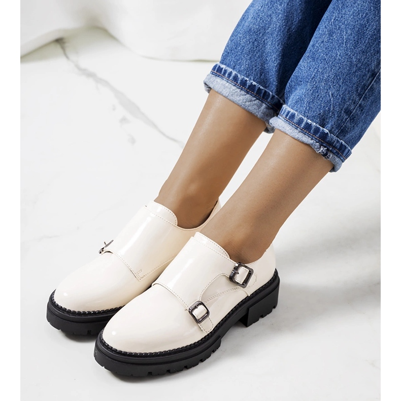 Béžové lakované boty Valks béžový 1