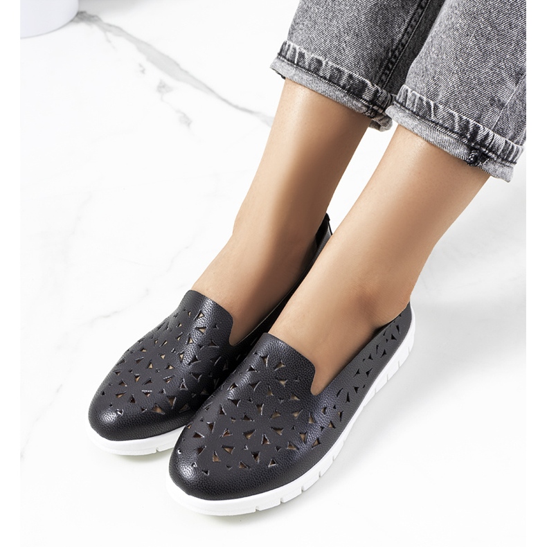 Černé prolamované tenisky Borg černá 1 Černé prolamované tenisky Borg černá 1