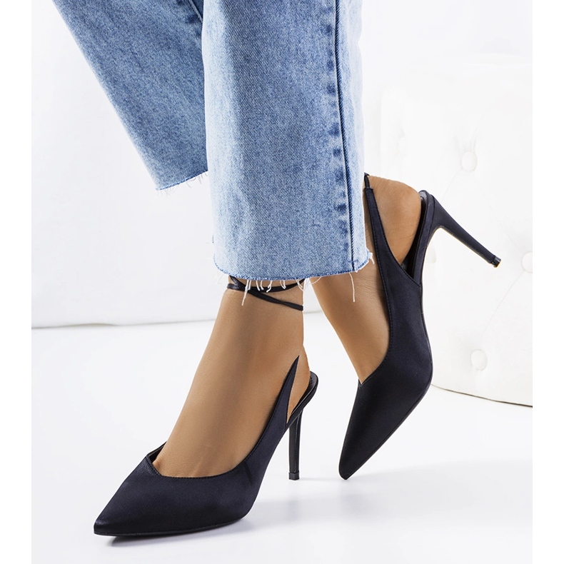 Černé podpatky s vázáním Anneli černá 1 Černé podpatky s vázáním Anneli černá 1