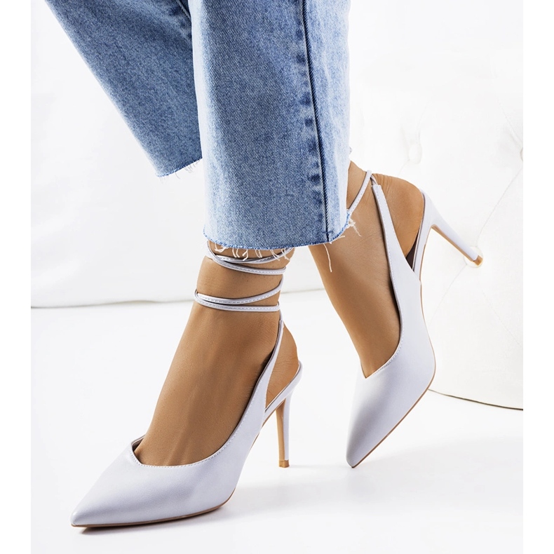 Šedé šněrovací podpatky značky Latvala šedá 1