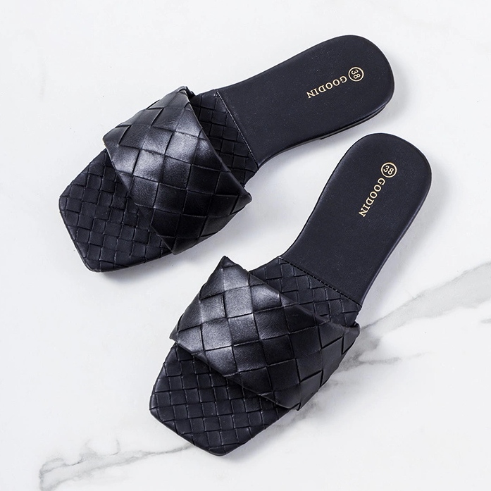 Černé ploché podpatky značky Mabel černá 1 Černé ploché podpatky značky Mabel černá 1