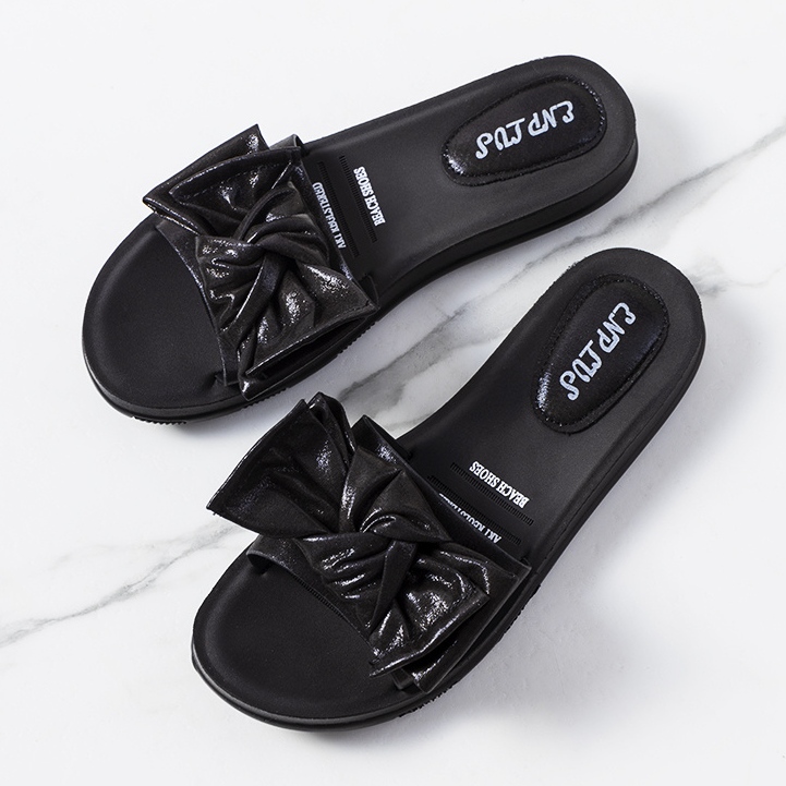 BM Černé pantofle s lesklou mašlí Sora černá 1