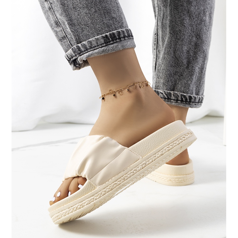 Béžové pantofle na platformě Baldwin béžový 1