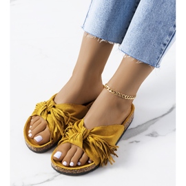 Žluté pantofle Laderies s třásněmi žlutá 1