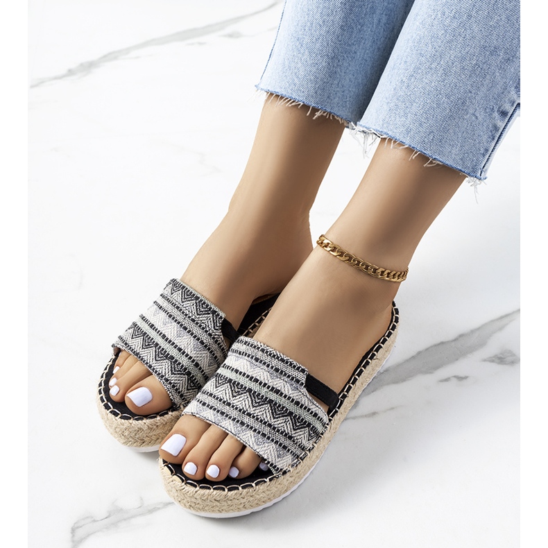 Černé pantofle na platformě Ana černá 1