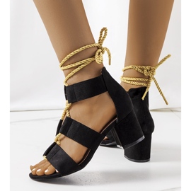 Černé sandály na sloupku Saliba černá 1