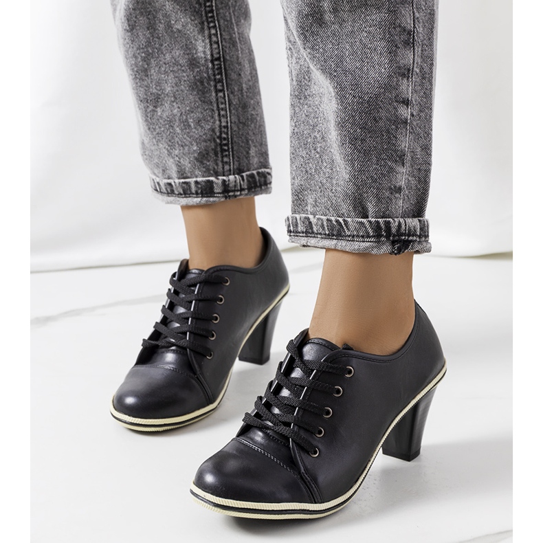 BM Černé boty na sloupku Filra černá 1