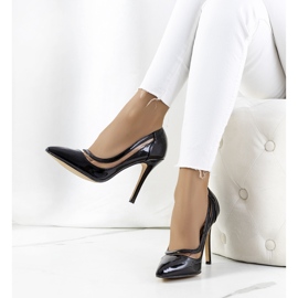 Černé lakované lodičky od Conforti černý 1