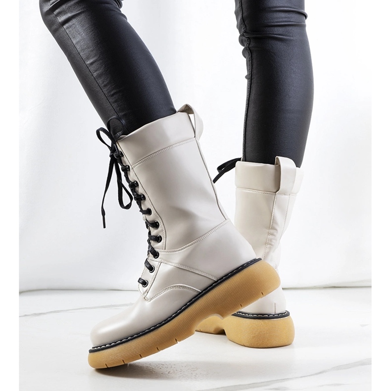 Béžové kozačky značky Redel béžový 1