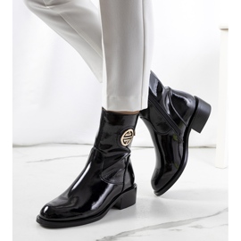 PA1 Černé lakované kozačky značky Rodovia černá 1