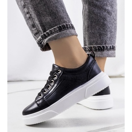 Černé tenisky na silné podrážce Louisiana černá 1 Černé tenisky na silné podrážce Louisiana černá 1