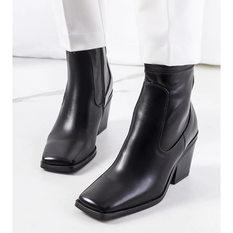 Černé vysoké podpatky Panucci černá 1