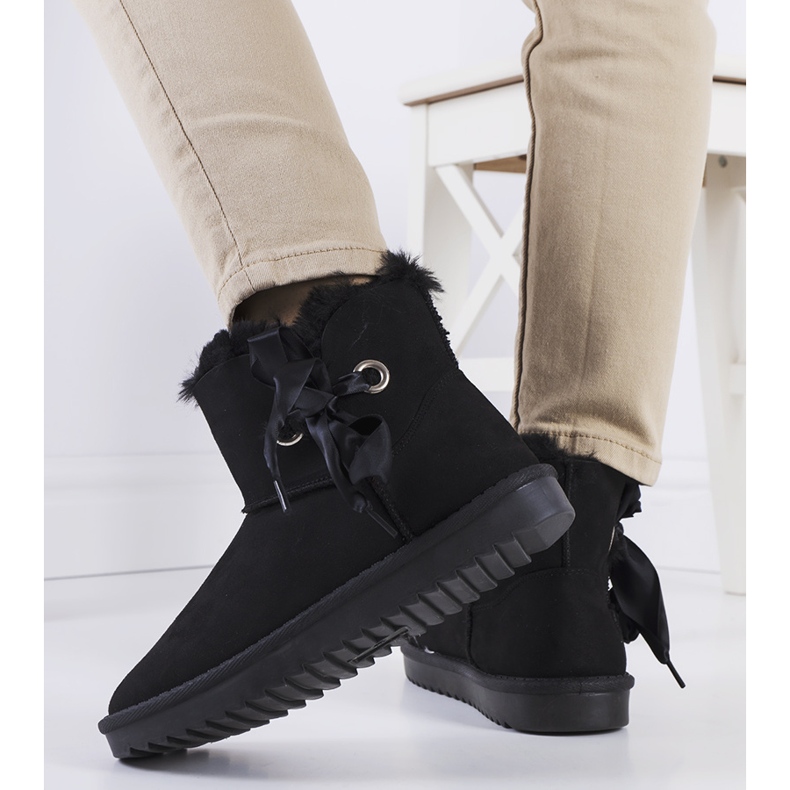 Černé sněhule s mašlí Lachance černá 2