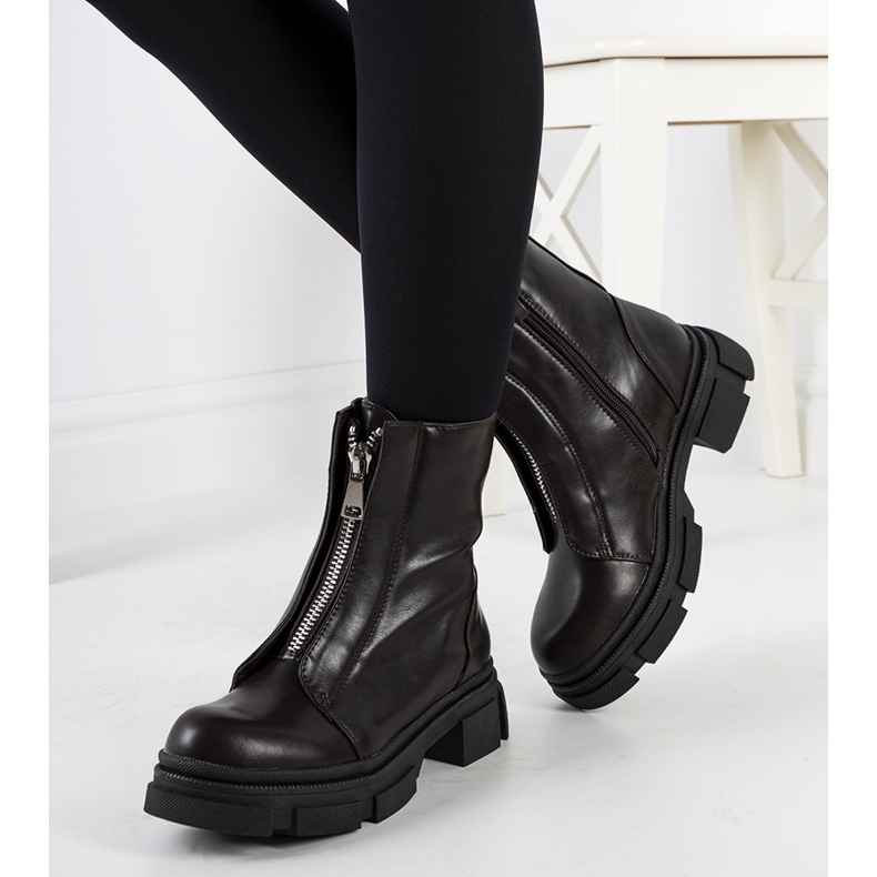 Hnědé kozačky s ozdobným zipem Neal hnědý 1 Hnědé kozačky s ozdobným zipem Neal hnědý 1