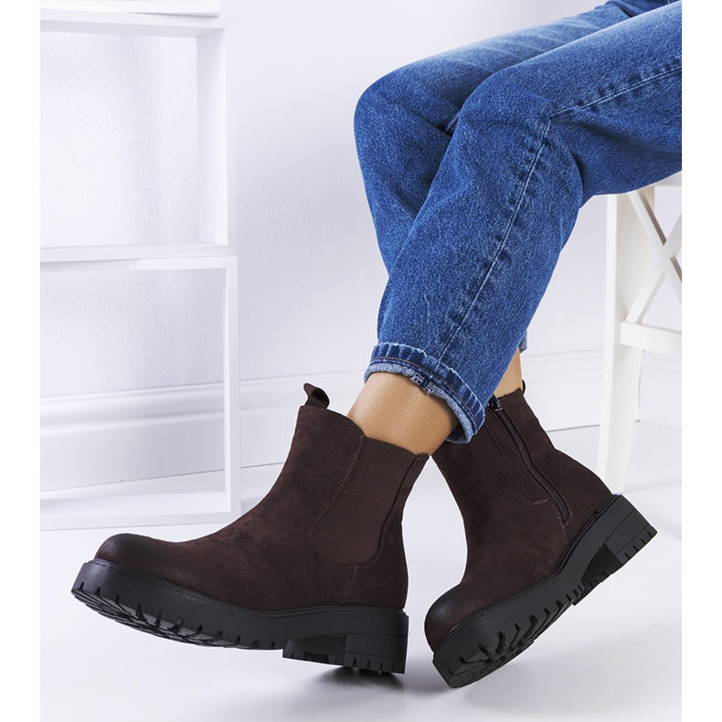 Hnědé eko semišové kozačky značky Ecrin hnědý 1