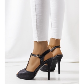 BM Černé sandály na podpatku Soler černá 1