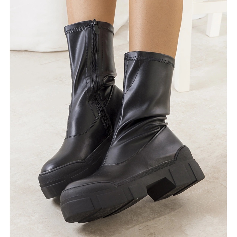 Černé dámské kozačky Darlen černá 1