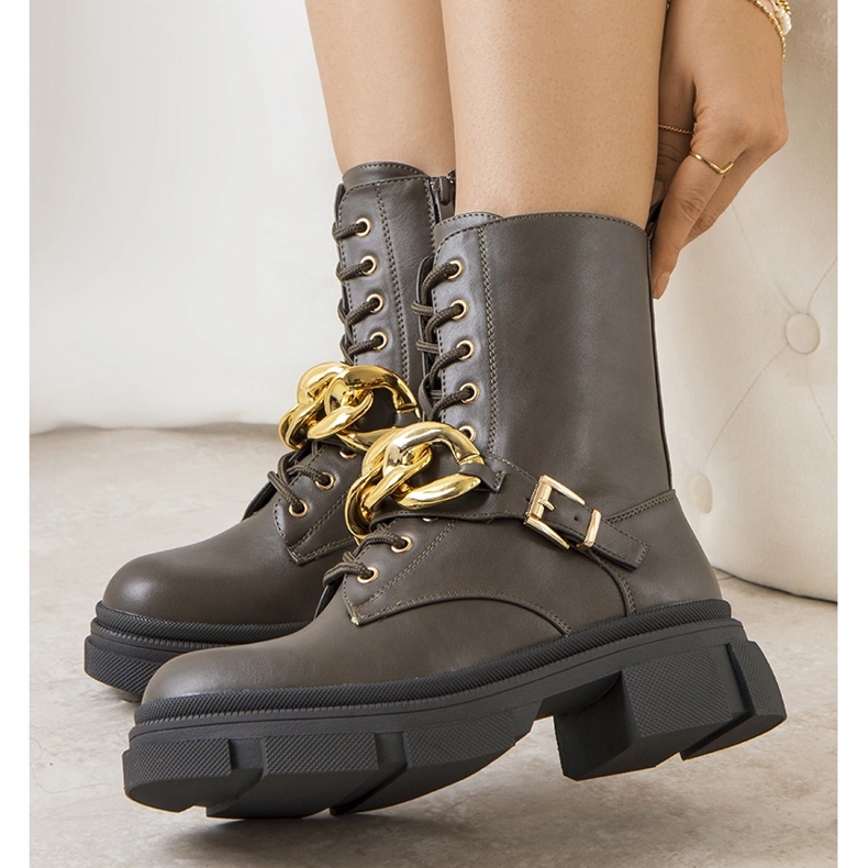 Zelené turistické boty s řetízkem Iversen zelená 1