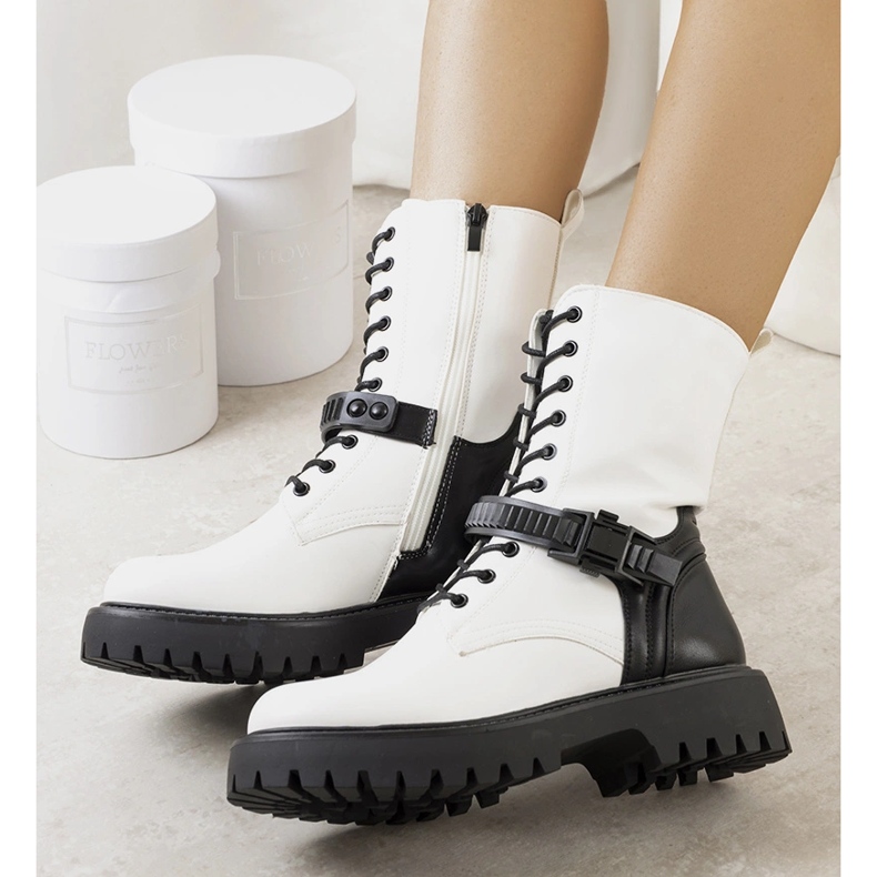 Bílé tašky Livenza černá 1