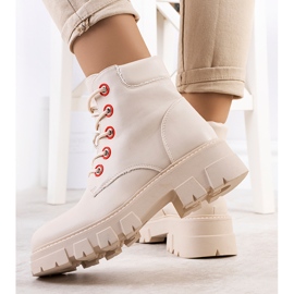 Béžové nízké kozačky značky Ursa béžový 1