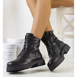 Calderovi černí trapeři černá 1