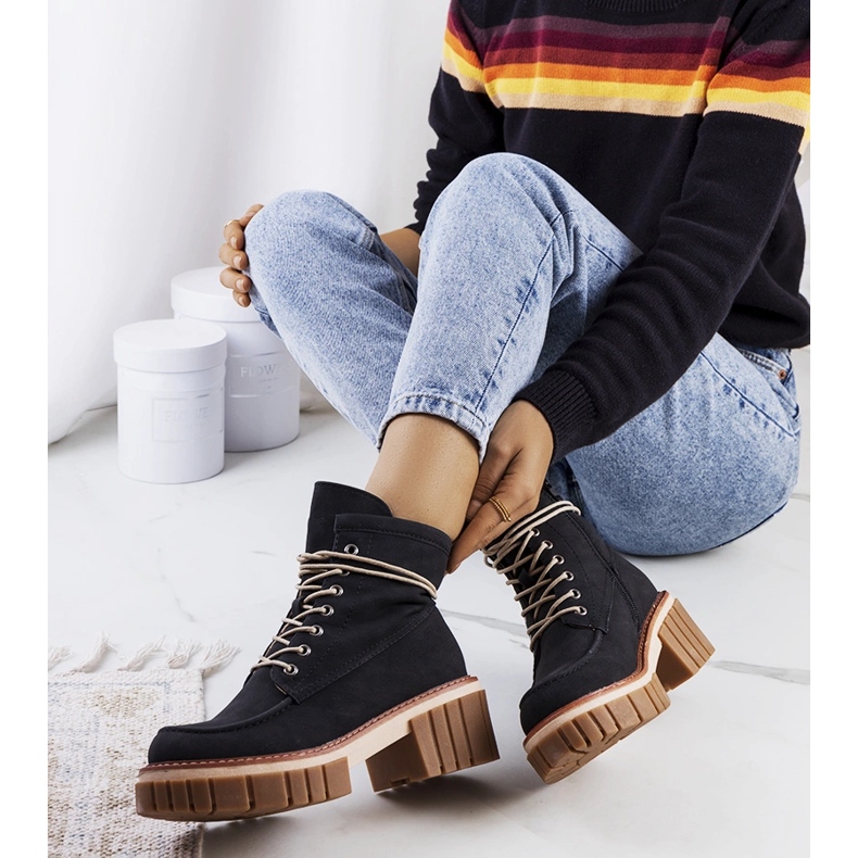 Černí trappeři od Nicola černý 1