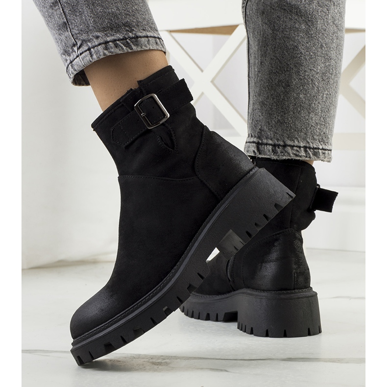 PA1 Černé kozačky značky Alejandra černá 1 PA1 Černé kozačky značky Alejandra černá 1