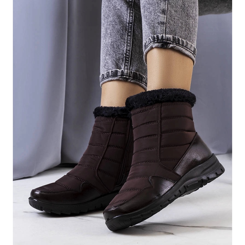 Hnědé prošívané kozačky značky Beau hnědý 1