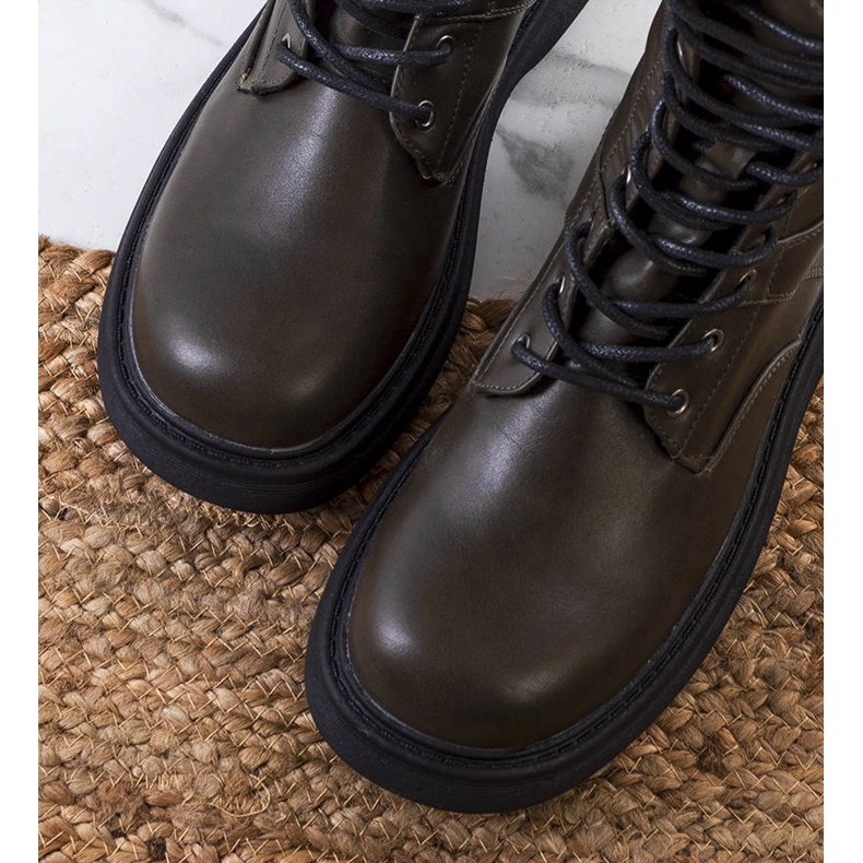 Zelené dámské kozačky značky Costel zelená 1